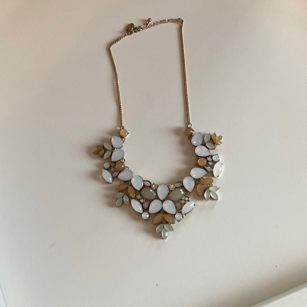 Charming Charlie White and Gold necklace